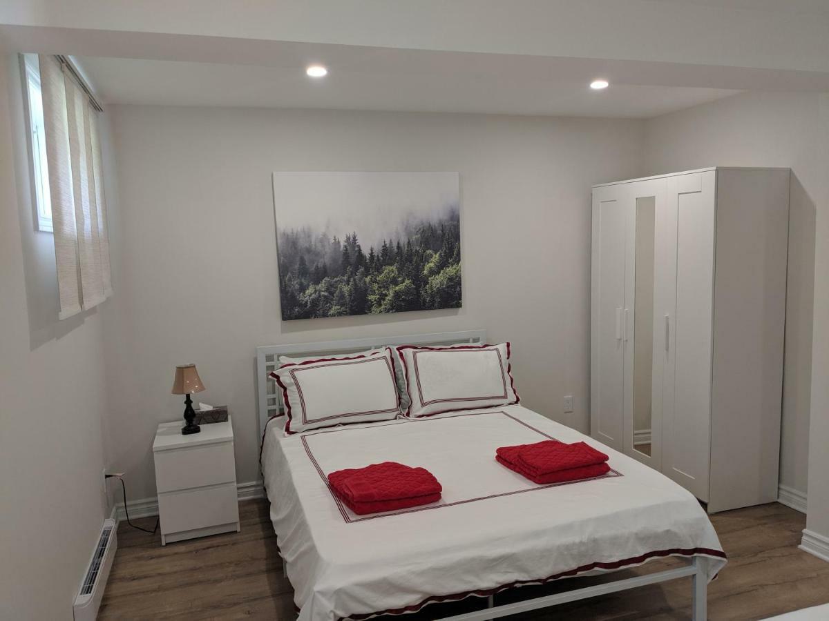 Spacious Basement One Bedroom Apartment, Wifi. Montreal Zewnętrze zdjęcie